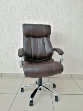 Кресло Barneo K-303 для руководителя (коричневая экокожа) в Миассе - miass.mebel-74.com | фото
