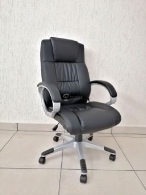 Кресло Barneo K-6 для руководителя (черная экокожа) в Миассе - miass.mebel-74.com | фото